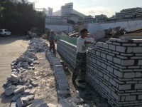 Eingemauert, schöne neue Welt